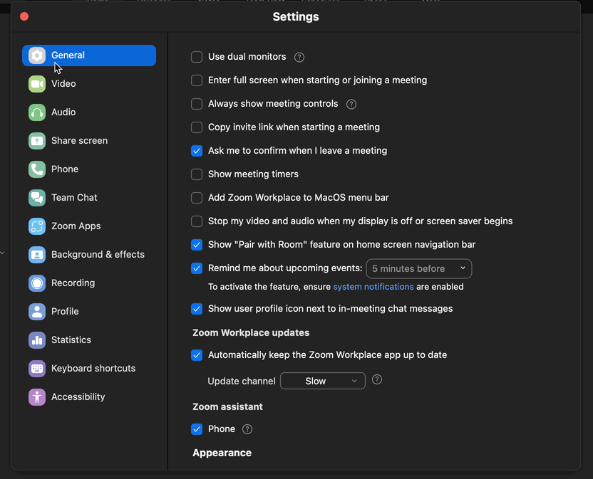 Animated GIF demonstrating how to navigate to Zoom Share Screen advanced settings and enable the TCP connection option for improved stability.